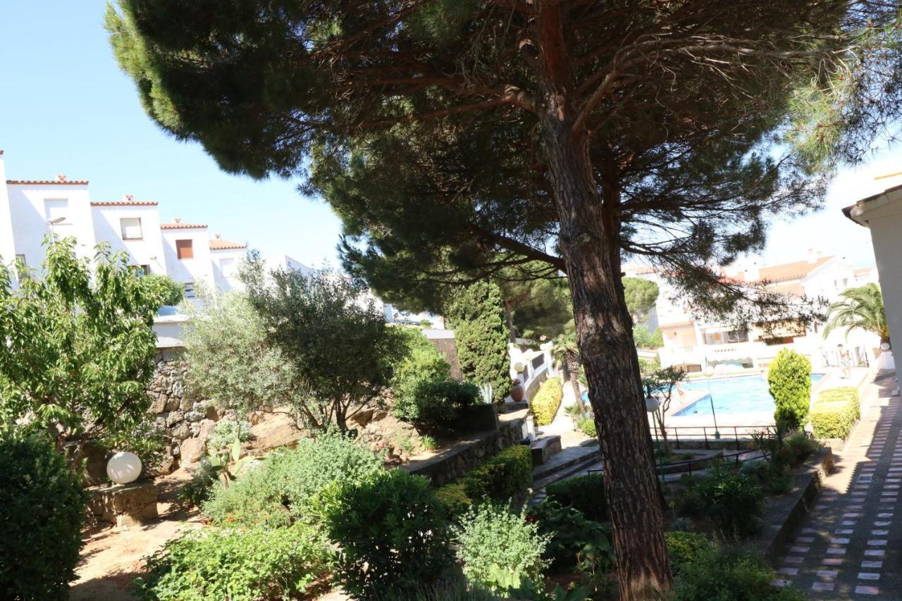 Jardins III B 2 - Piso Con Vista Al Mar Y Piscina Apartment Roses Luaran gambar